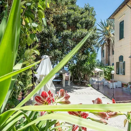 Bed & Breakfast Liberty Sul Mare 4*