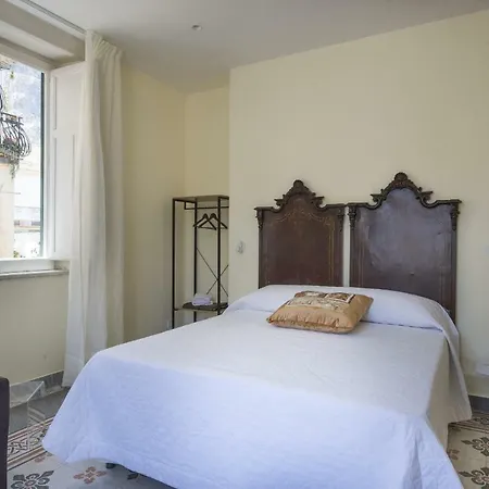 Liberty Sul Mare Oda ve Kahvaltı Palermo